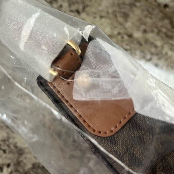 Michael Kors Large Jet Set Brown Tan Crossbody Bag Purse